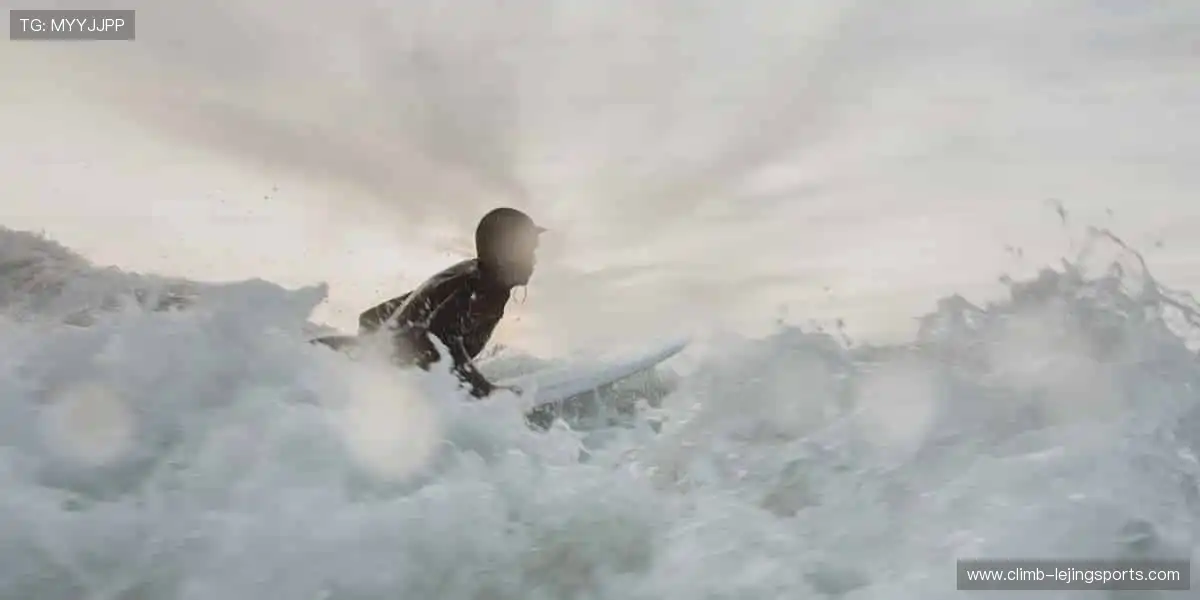 球迷的第二主场，🎯 从球星同款到限量周边，一网打尽你的热爱！